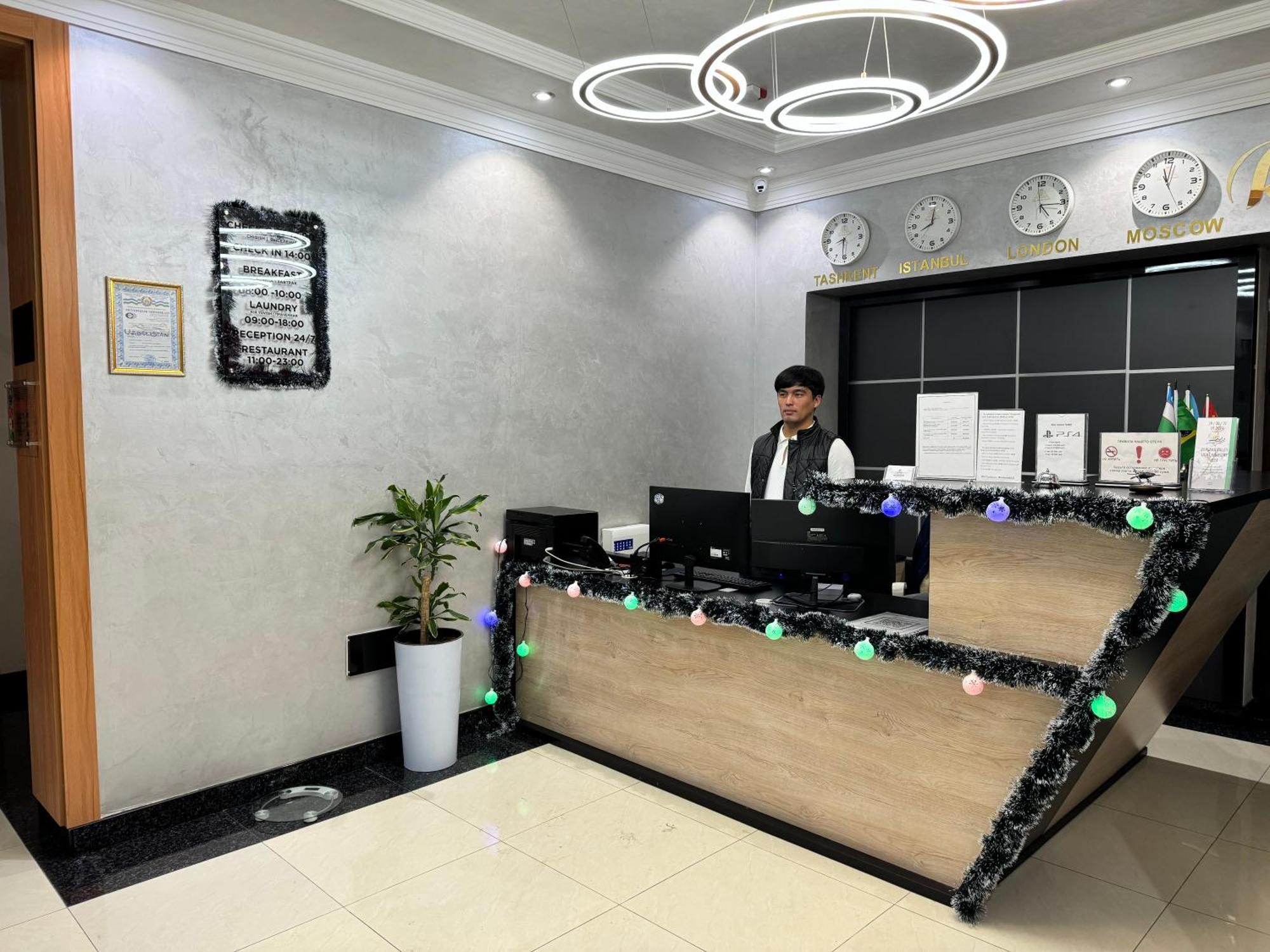 The Moon Tashkent Hotel Exterior foto