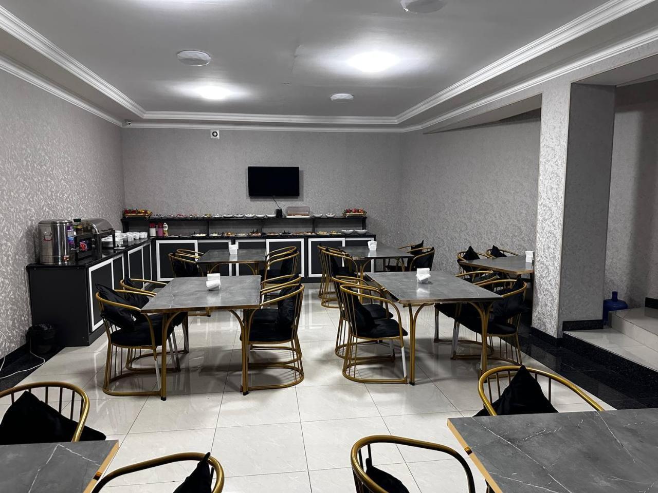 The Moon Tashkent Hotel Exterior foto